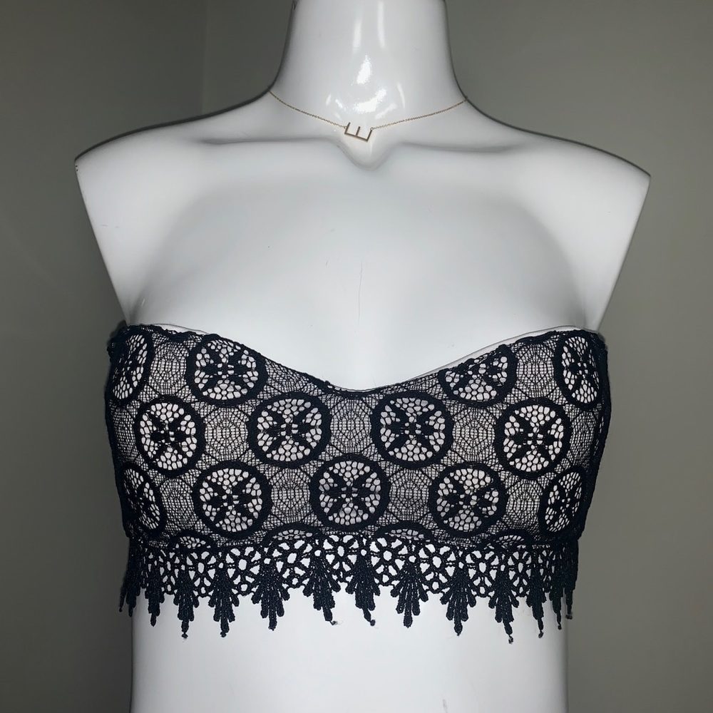 🖤 Strapless lace bikini top